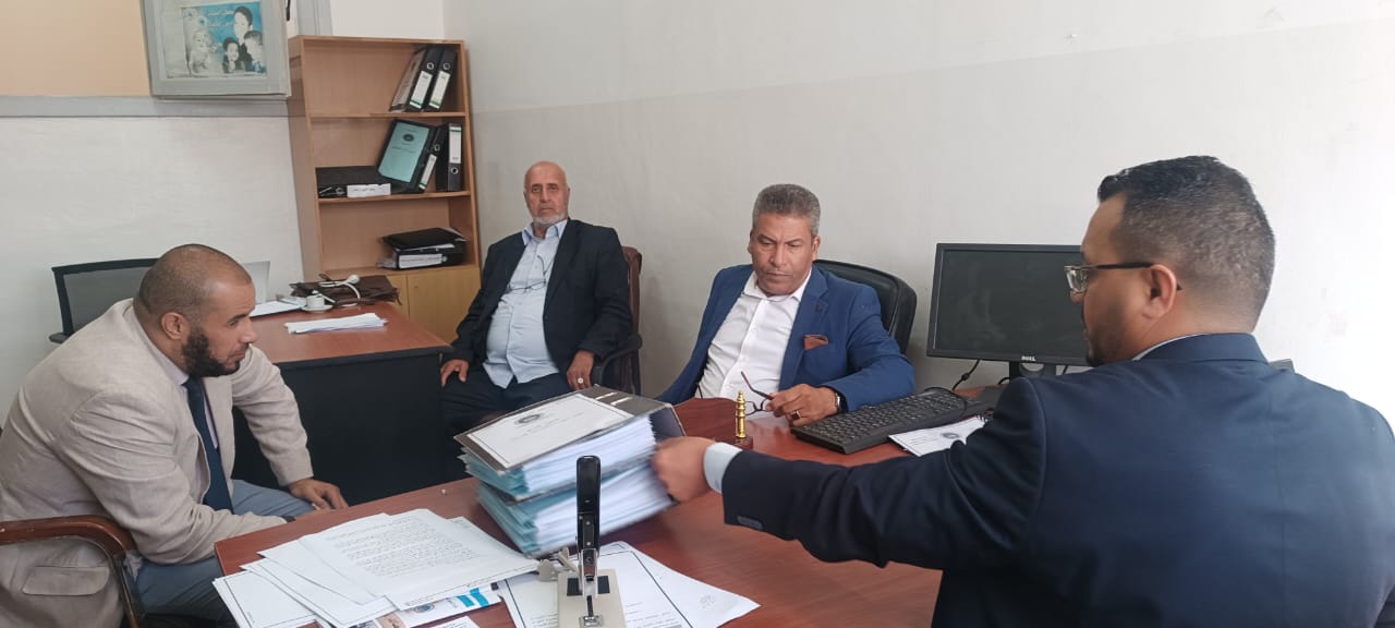 مواصلة فريق التدقيق العمل على مراجعة وتدقيق ما أنجزه فريق الجودة بالكلية في إطار الحصول على الاعتماد المؤسسي